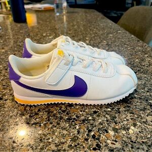 Girls Nike Cortez Easy-on Sneakers size 13.5